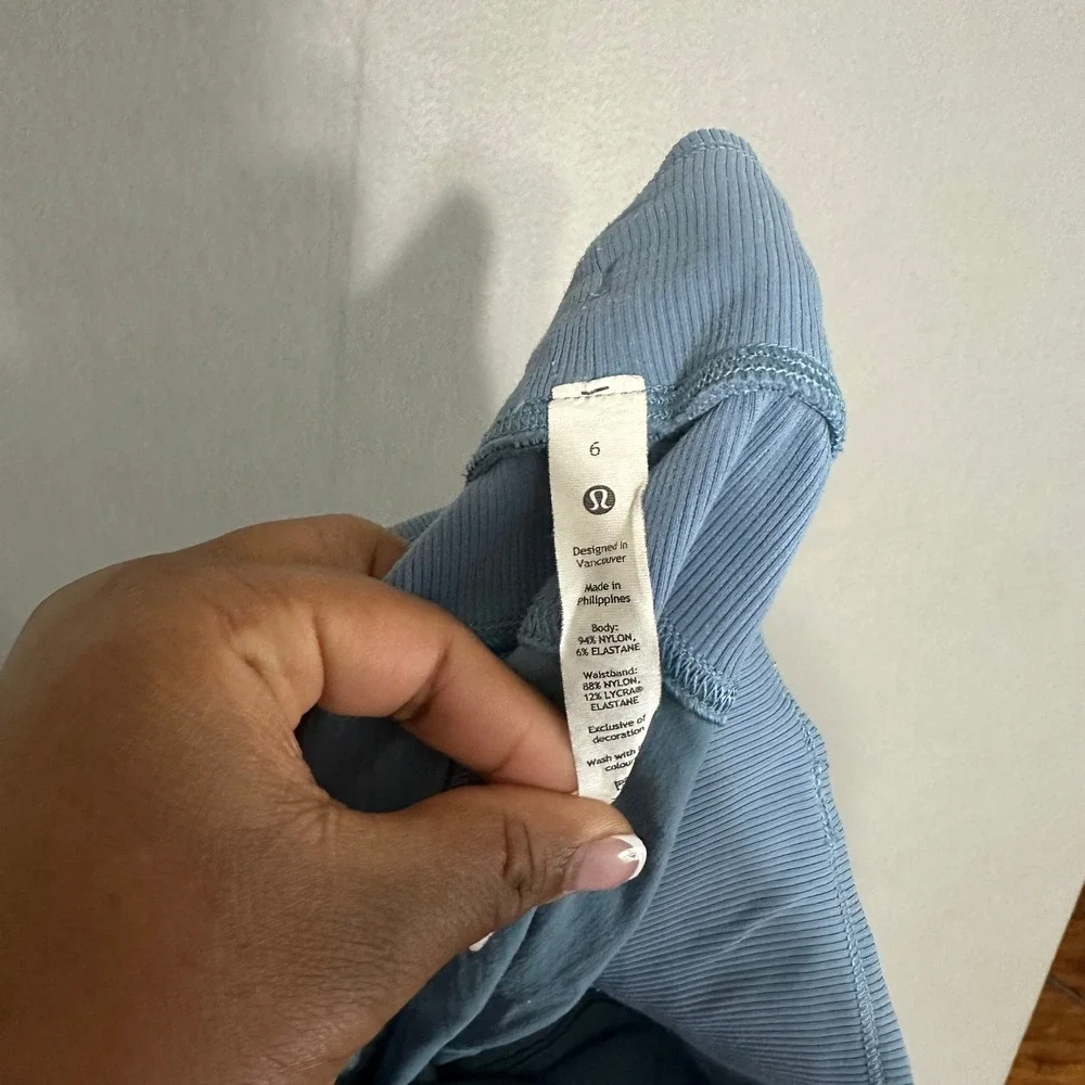 Lululemon Beyond the Studio Crop Pants Blue Pinstripe‎ Joggers Size 6